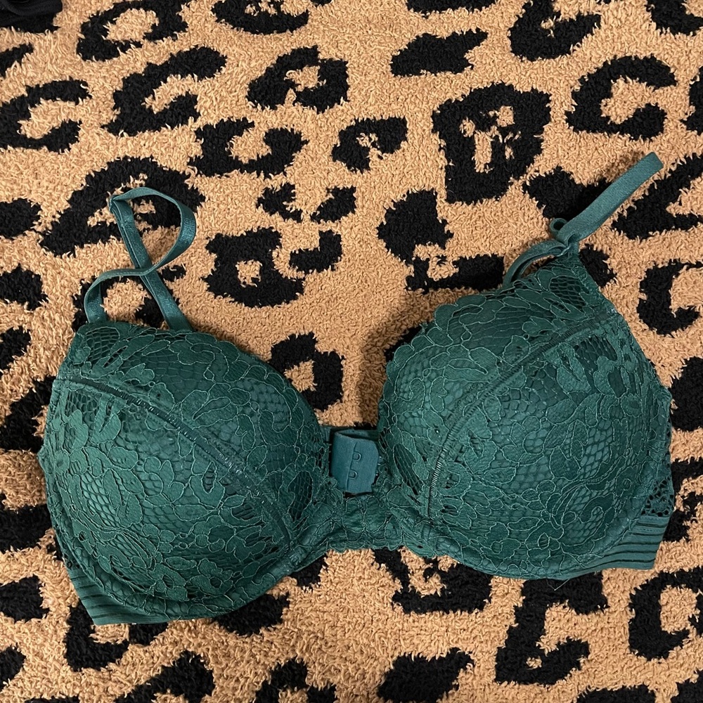 Bombshell plunge bra